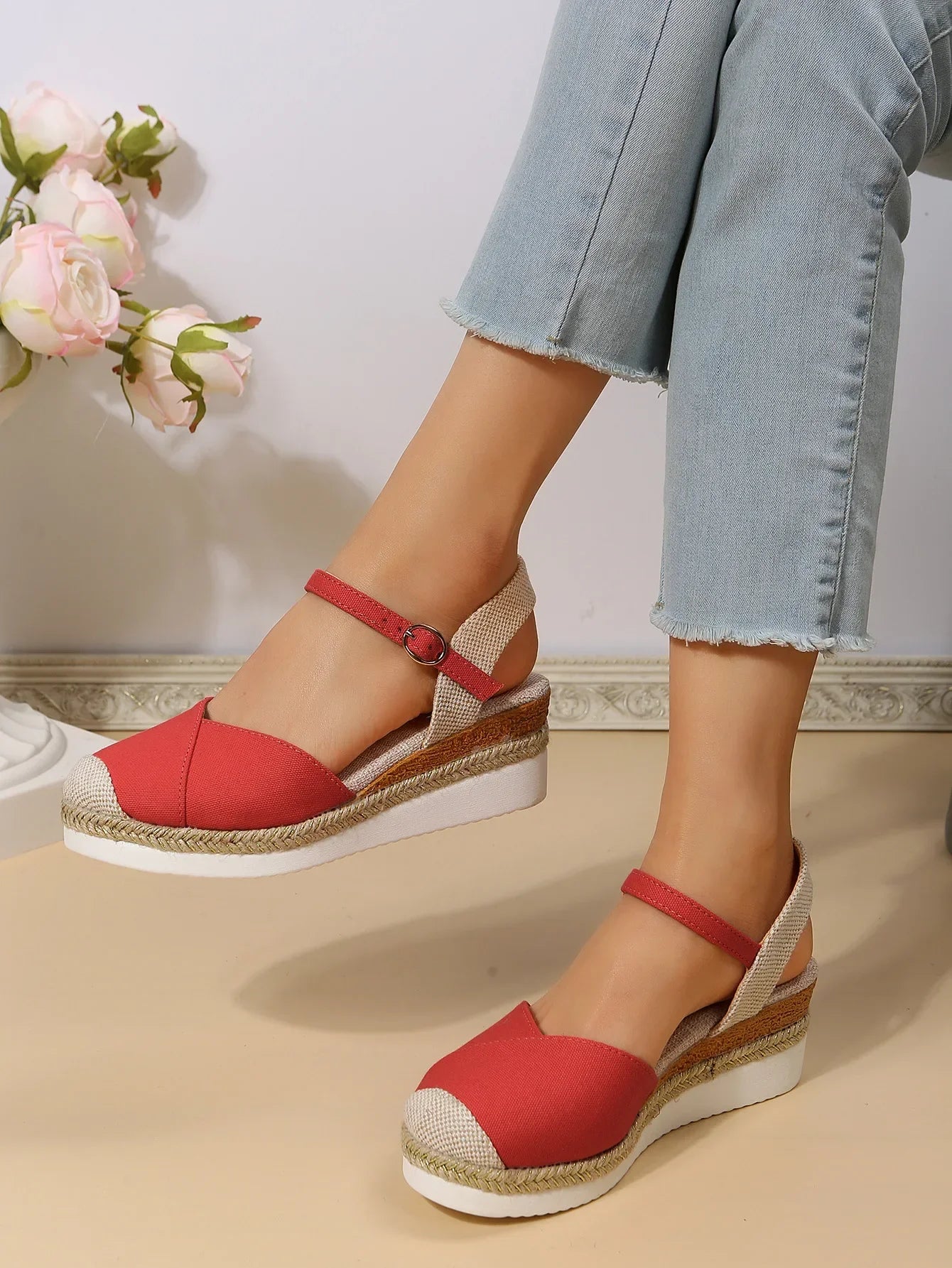 Courtney | Stylish Closed Toe Wedge Sandals for Ultimate Comfort and Support