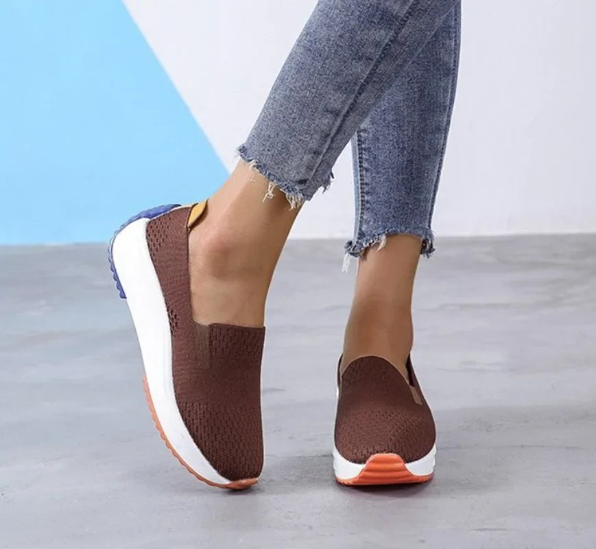 Willa™ | Comfortable Wide-Fit Orthopedic Slip-On Shoes for All-Day Support